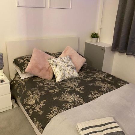 Cosy 1 Bedroom Apartment Лондон Экстерьер фото