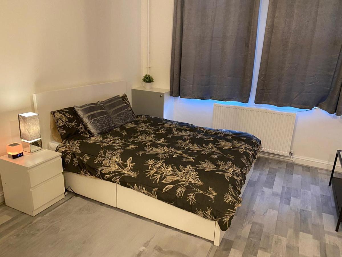 Cosy 1 Bedroom Apartment Лондон Экстерьер фото