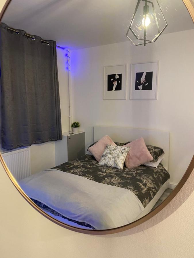 Cosy 1 Bedroom Apartment Лондон Экстерьер фото