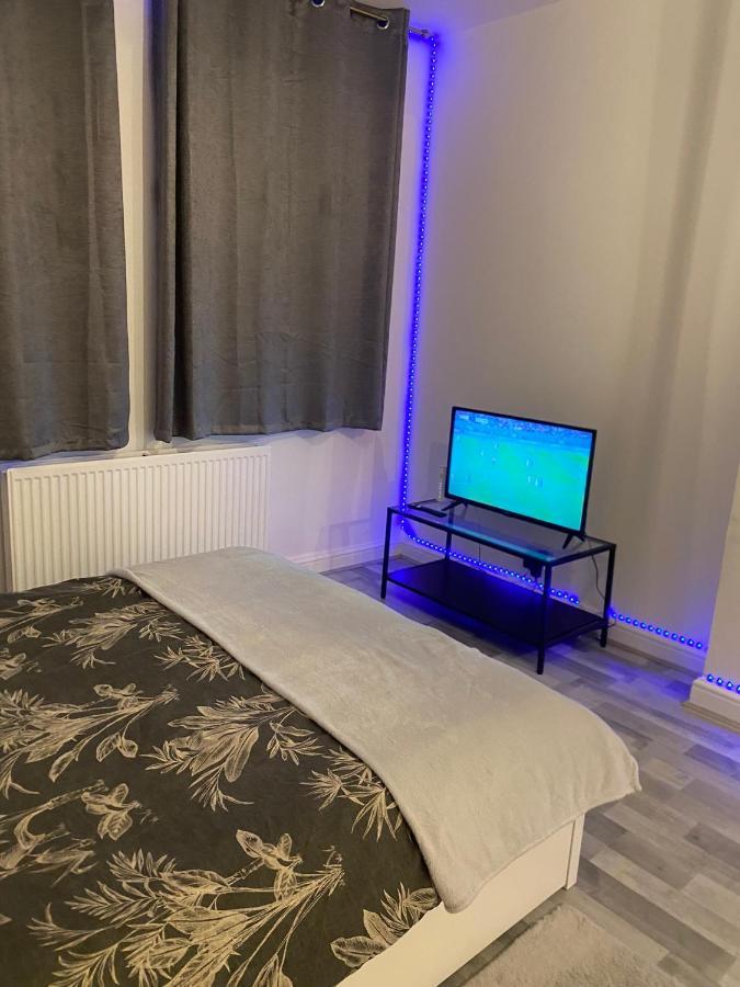 Cosy 1 Bedroom Apartment Лондон Экстерьер фото